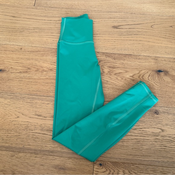 ALO Yoga 7/8 High-Waist Airlift Legging - Lettuce - Picture 1 of 2